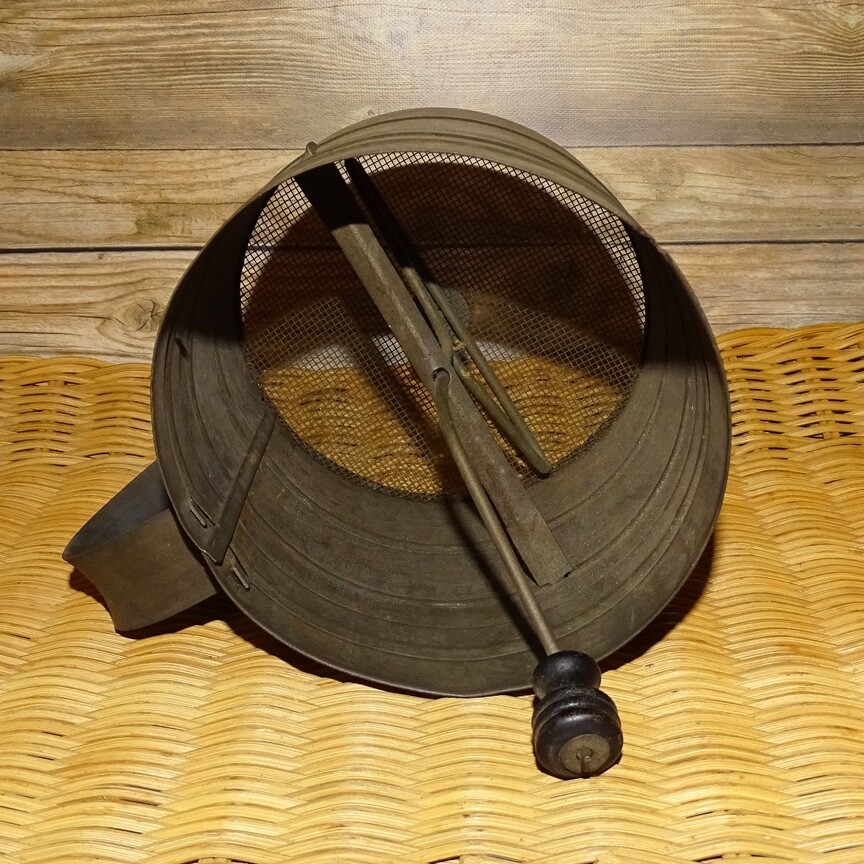 Old Antique Tinware Flour Sifter Top Crank Handle Primitive Kitchenware 5.5x4.75