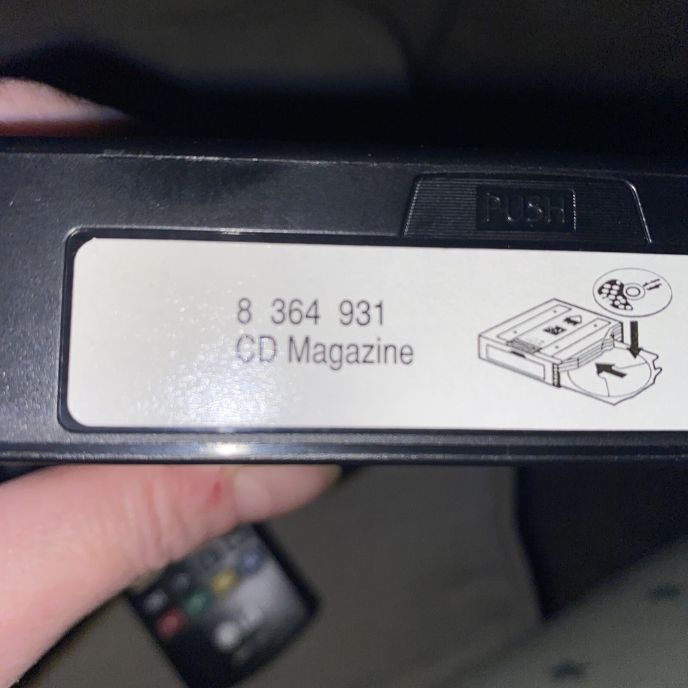 BOOT 6 disc cd changer out of bmw