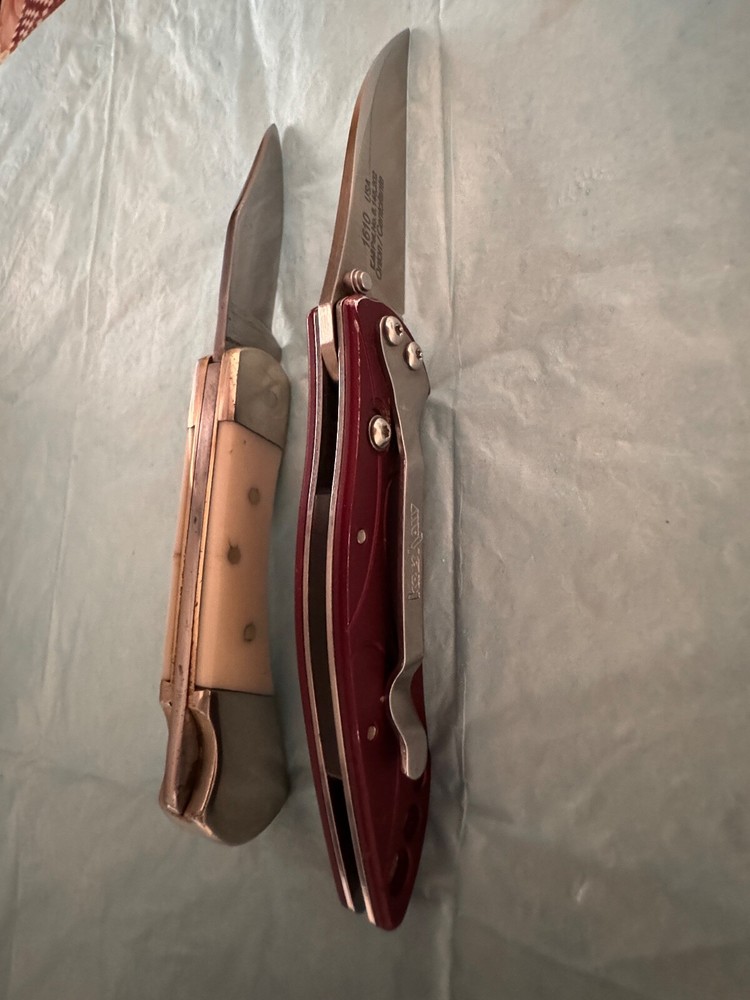 POCKET KNIFES, CONVENIENT, GOOD CONDITION, SO NICE, LIGHT.