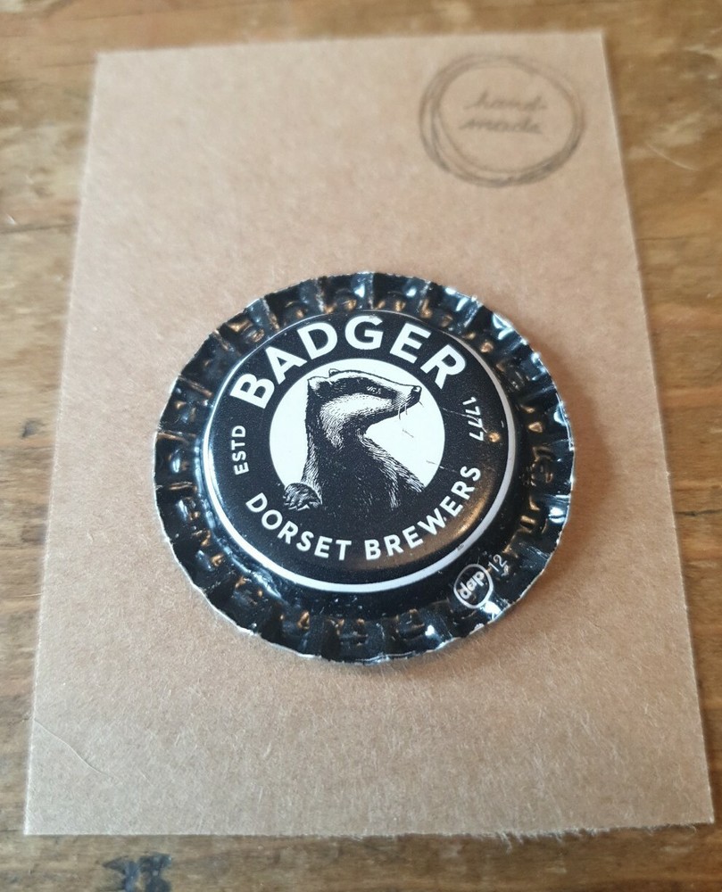 BOTTLE CAP FRIDGE MAGNET BADGER. DORSET BREWERS