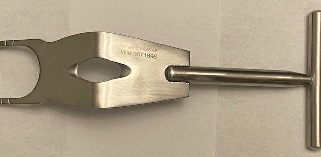 MODIFIED WINGED FUKUDA RETRACTOR 7.5" B/WIDTH--36MM OPENING 29X40MM