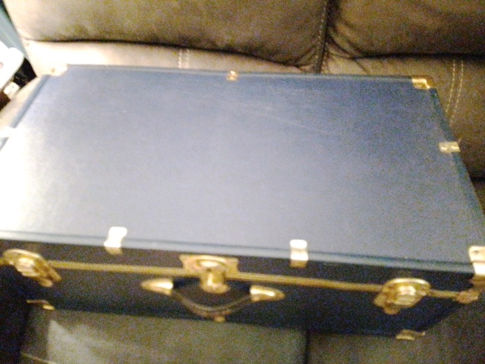 Concourse Foot Locker. 30x16x12 Blue