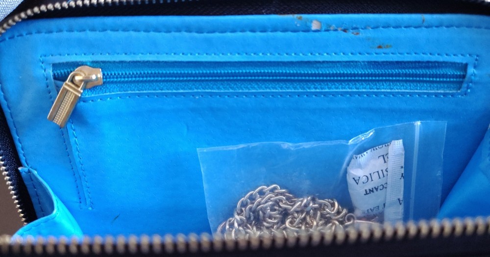 BLACK & BLUE WRISTLET PURSE