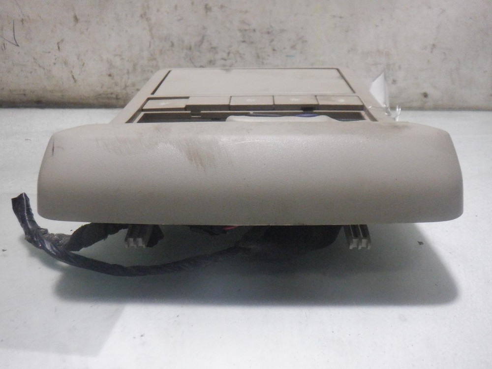 08 SATURN VUE Front Console roof