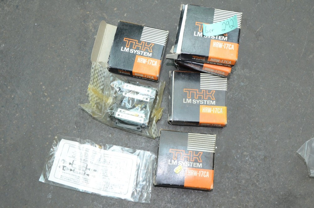THK LM System HRW-17CA Linear Guide Block New Open Box HRW-17CA