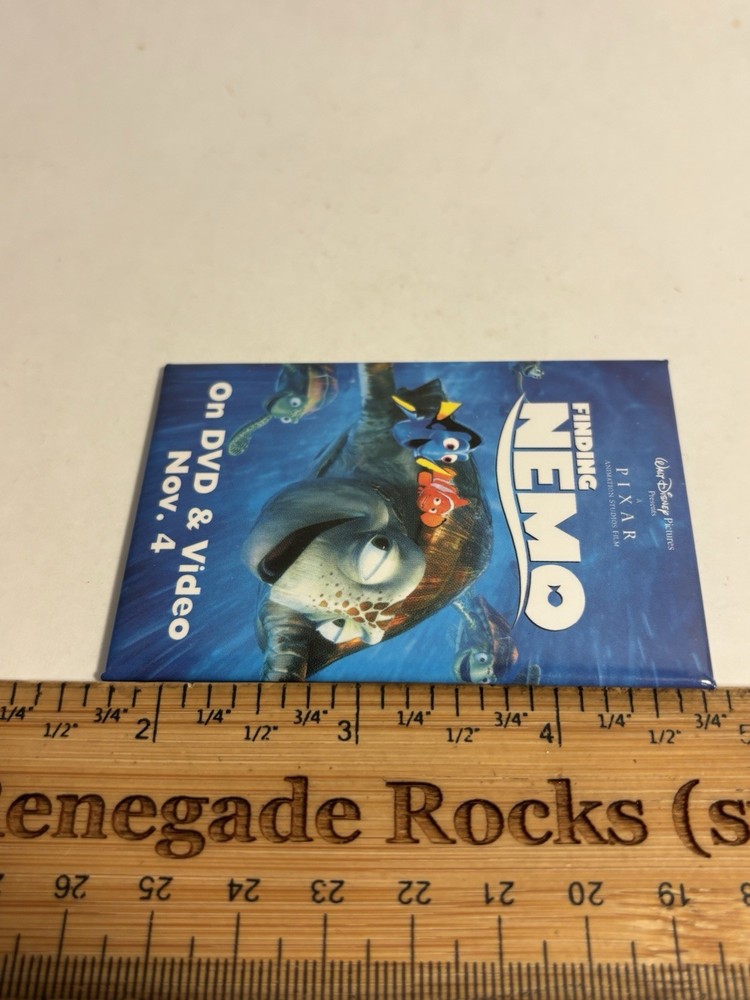 2003 Vintage Walt Disney Pixar Finding Nemo Promotional Release Pinback Button