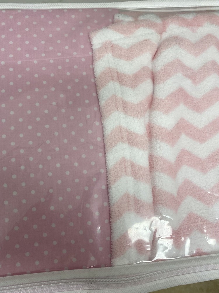 ￼ Circo 4 piece nursery set pink