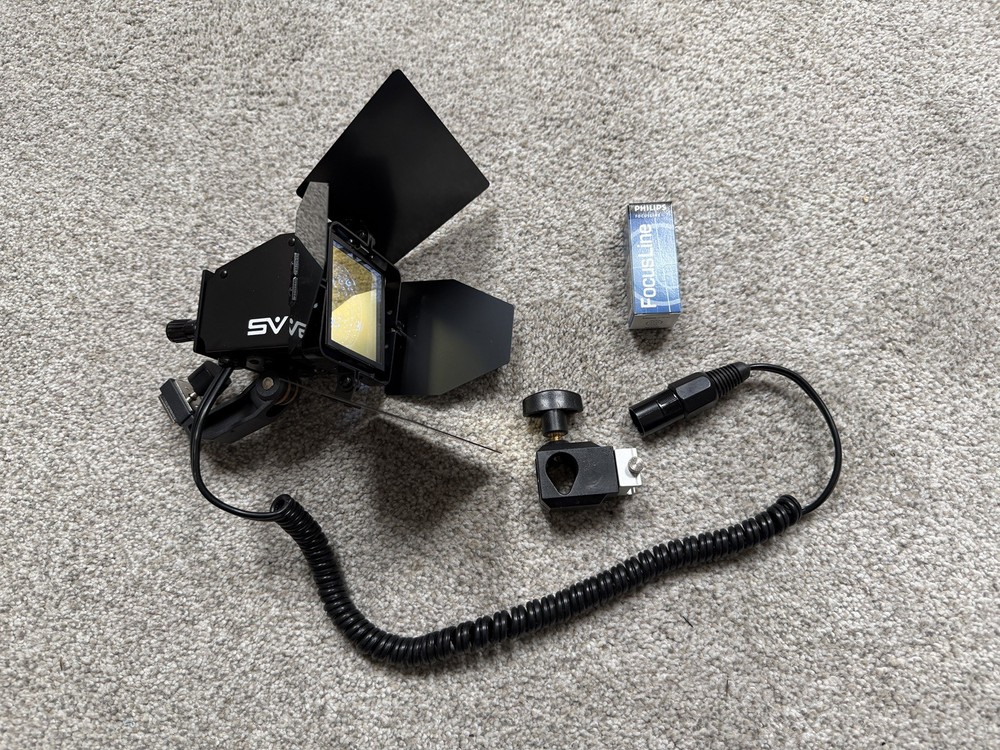 Smith-Victor Camera Mounted Quartz Halogen Digital Video Light SV840