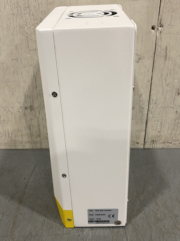 MPPT Wind & Solar Hybrid Controller HEDM202303