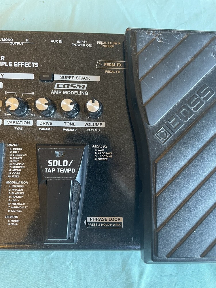 boss me-25 guitar multi-effects pedal
