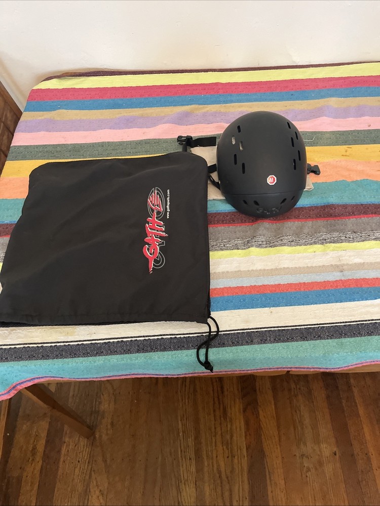 Gath Surf Helmet Black Size Small/Medium