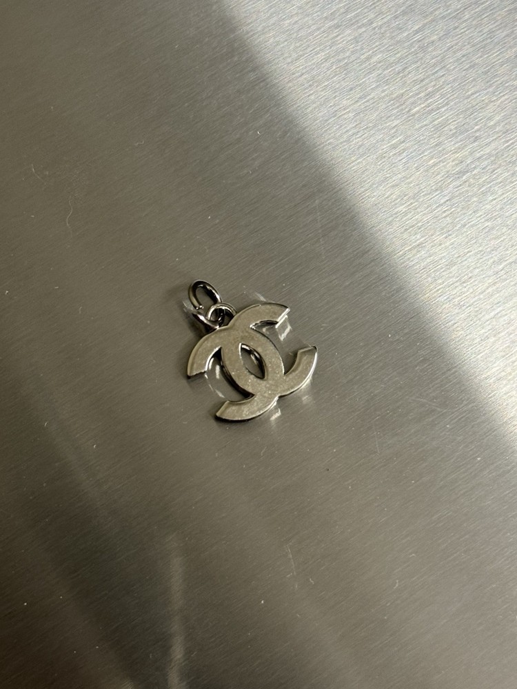 CHANEL Silver Metal Zipper Pull Charm