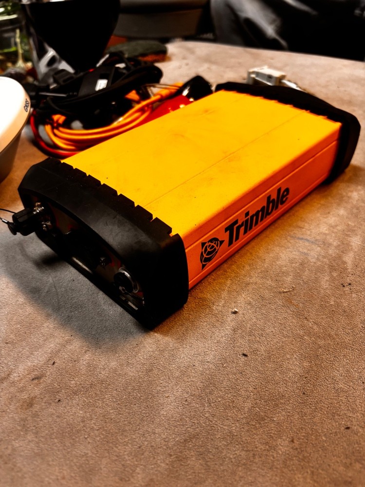 Trimble AgGPS 542 RTK GLONASS Base Station