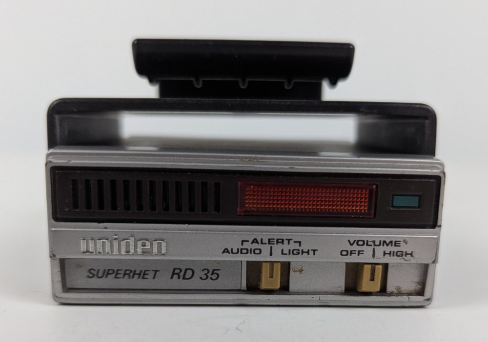 UNIDEN RD-35 RADAR DETECTOR - BRACKET & CIG CORD- POWERS ON (otherwise UNTESTED)