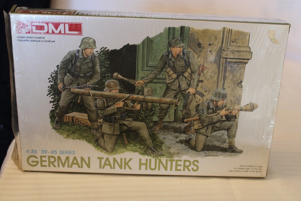 1/35 Scale DML, German Tank Hunters 1939-45 Figure Set, #6034