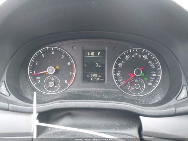PASSAT 2015 Glove Box 4936879