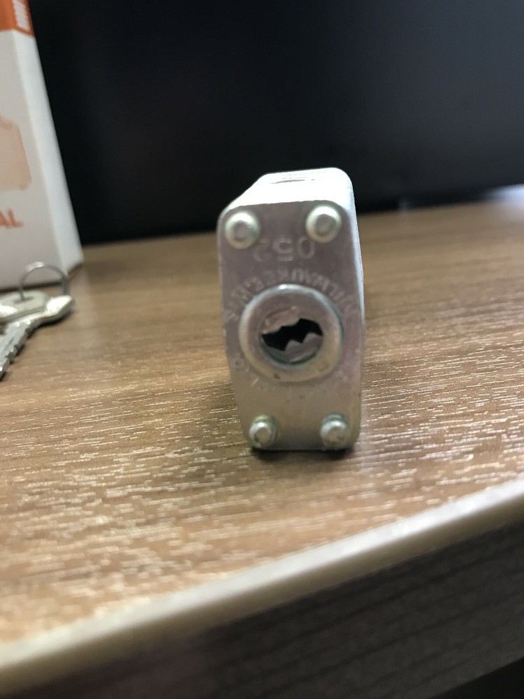 Master Lock 105LF KD Laminated Steel Padlock...NOS