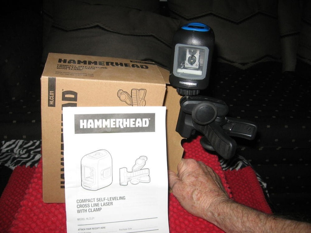 Hammerhead Cross line leveling laser