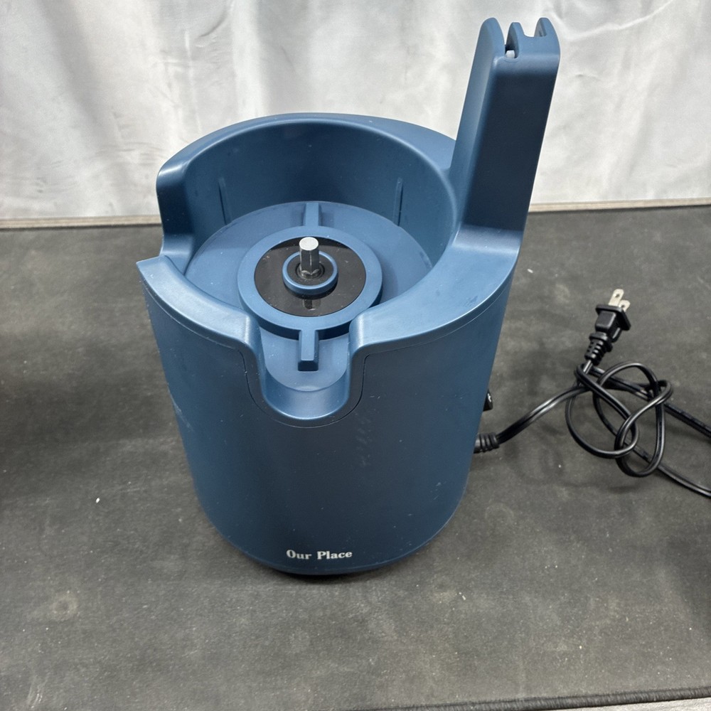 Our Place Cold Press Batch Juicer Blue Slow Masticating – Used