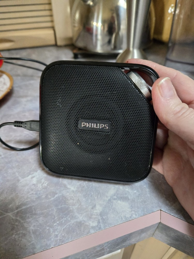 Philips Portable Wired Speaker Black 3.5mm Jack Square Plastic 2016