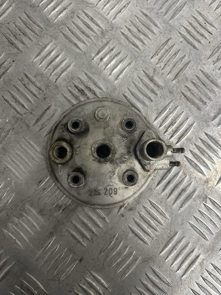 AM6 DT50 etc… ENGINE CYLINDER HEAD COVER OEM