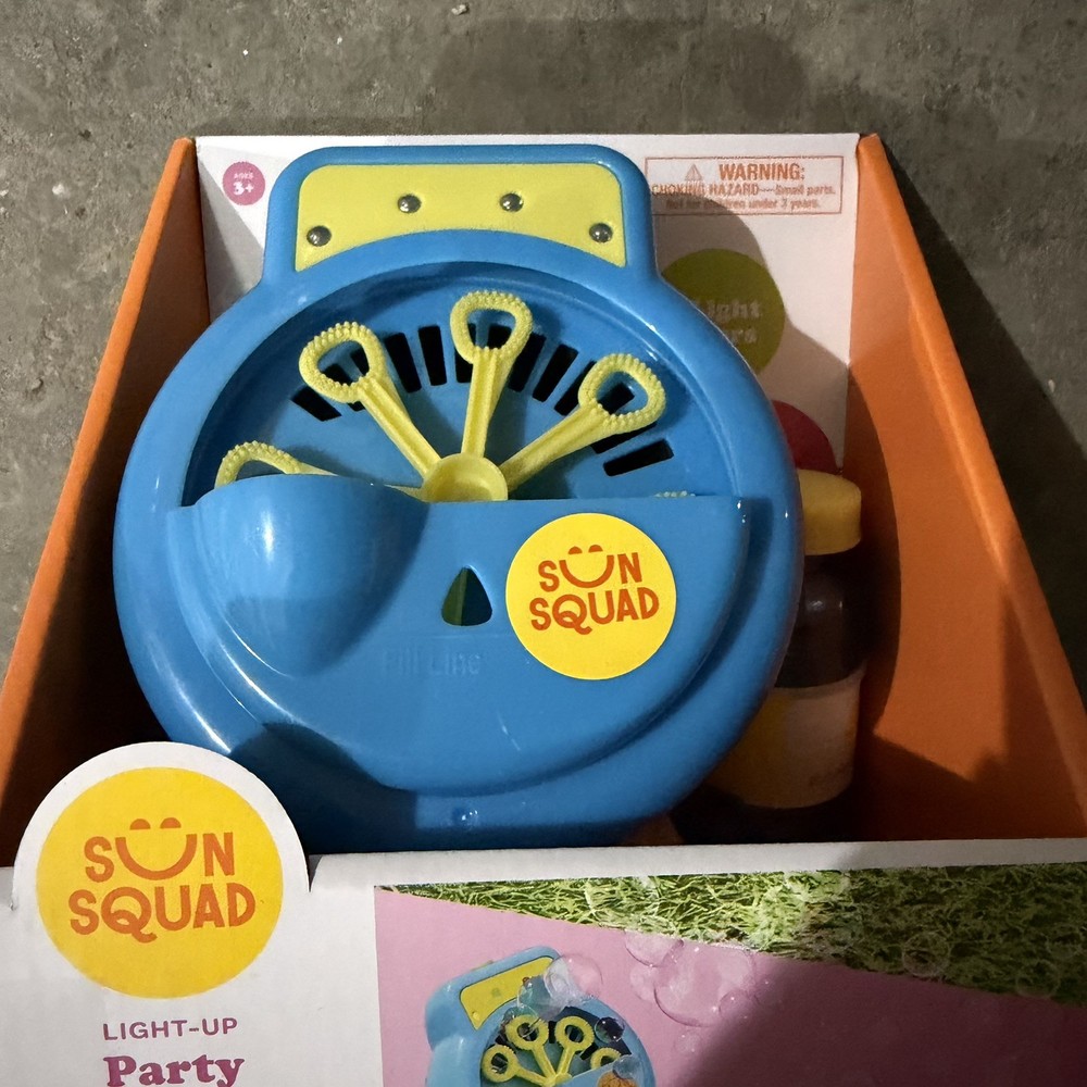 Light-Up Bubble Maker - Sun Squad- w/ 4 Fl Oz. Bottle