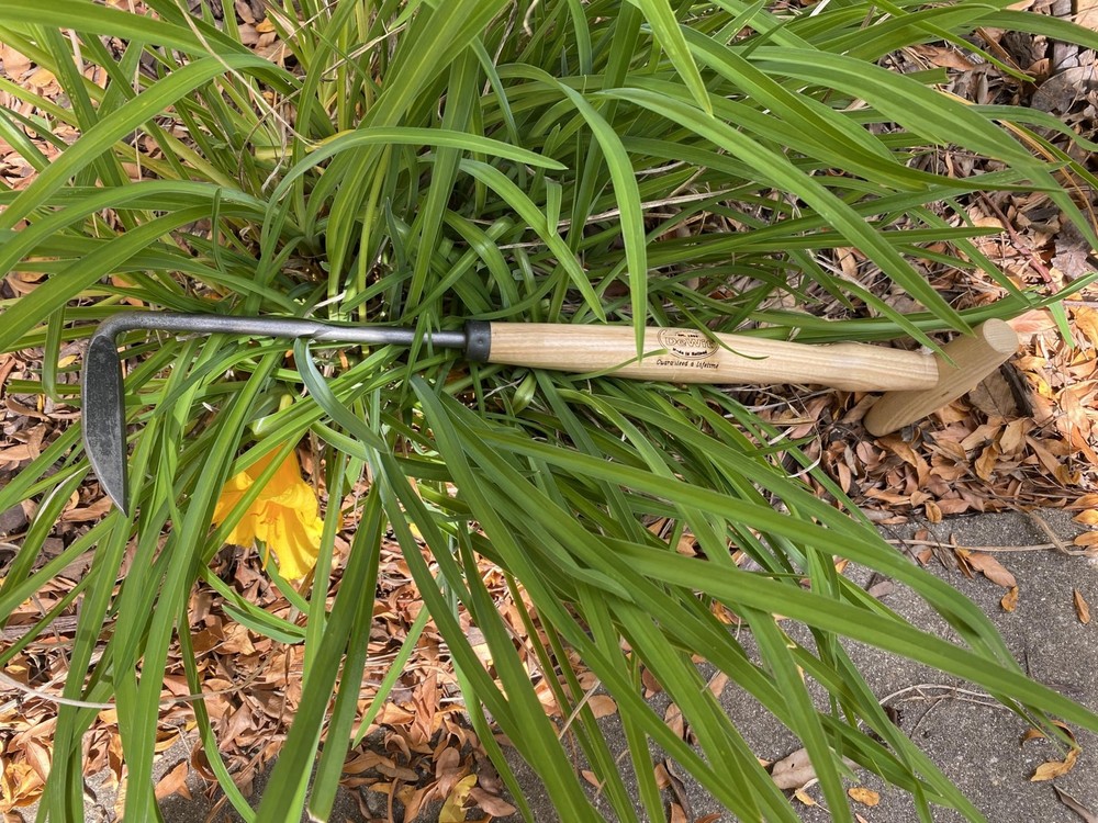 Tierra Garden Cape Cod Weeder with P-Grip Handle, Right Hand