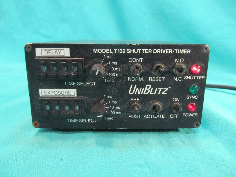 UNIBLITZ T132 SHUTTER DRIVER / TIMER POWERS UP