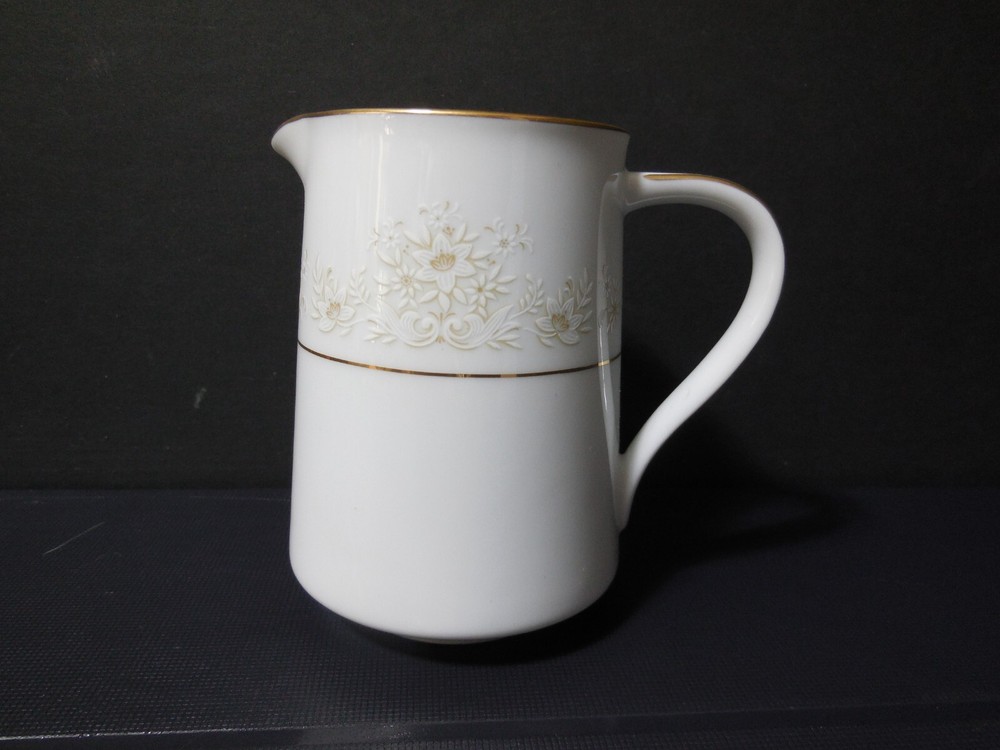 Noritake Dearest 8 oz. Creamer (J1)