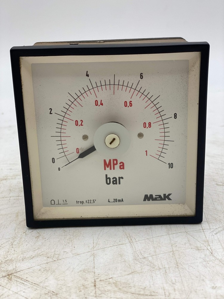 MAK LSP96 0-10 Bar Panel Meter (Used)