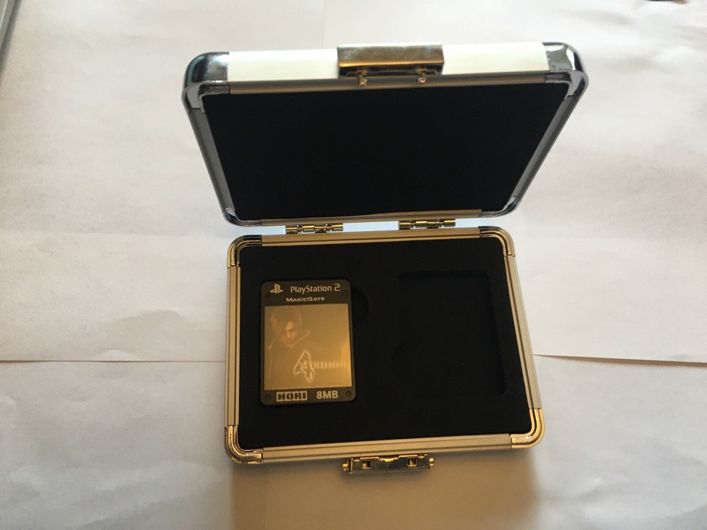 HORI Resident Evil 4 Memory Card With Attaché Case