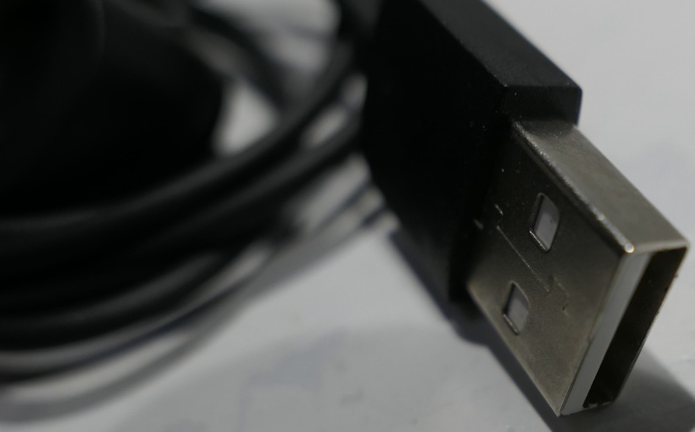 Genuine Bond Touch More USB Charger Original New