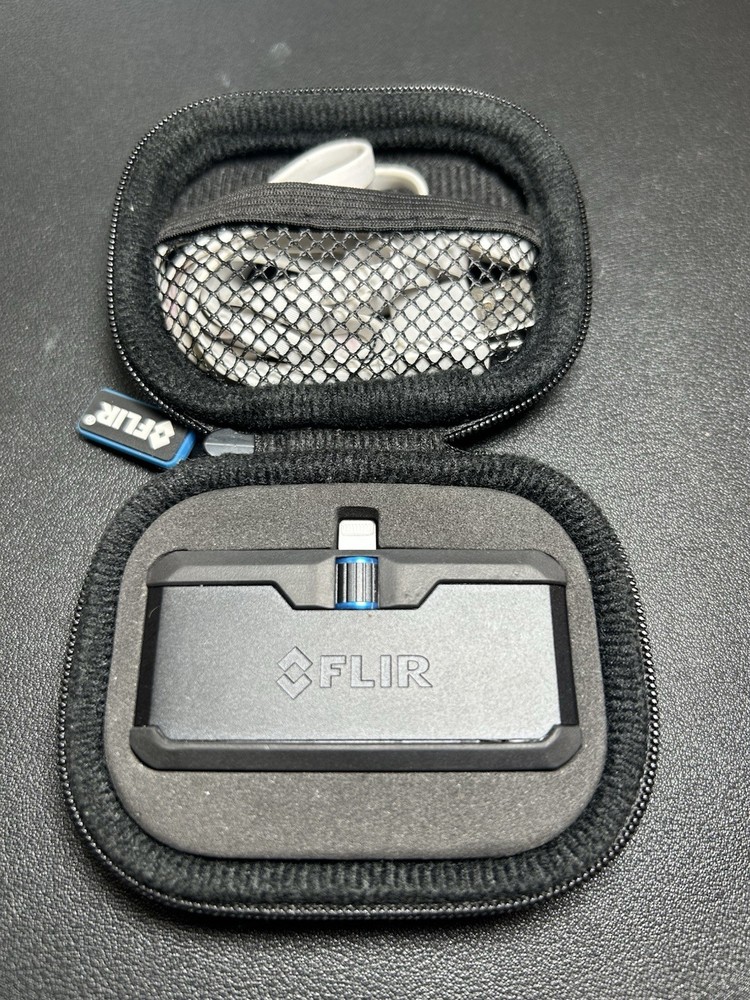 FLIR ONE Pro Thermal Camera for iPhone Lightning Model 0012 w/ Case