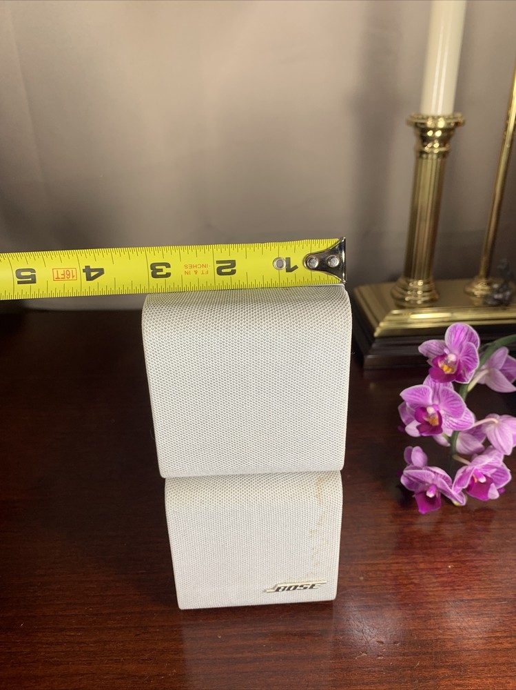 One Bose Lifestyle Acoustimass Double Cube Speaker