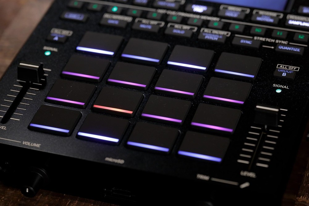 KORG KAOSS Replay DJ Effects Processor/Sampler All-in-One DJ Performance