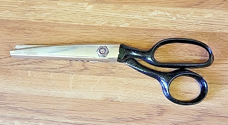 Vintage KleenCut Pinking Shears With The Automatic Stop, Black Handle Super Nice
