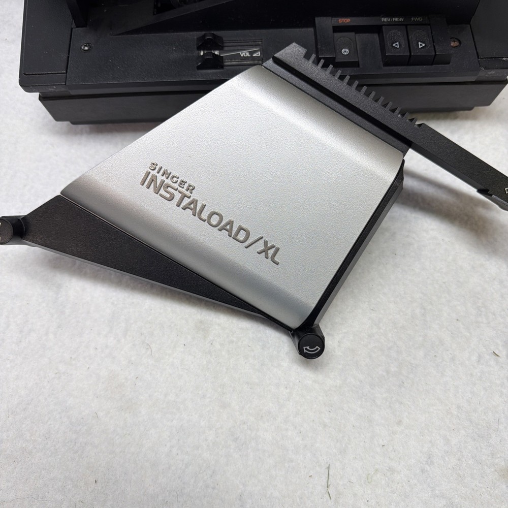 Vtg Singer Instaload/XL16MM Projector #2210-Working