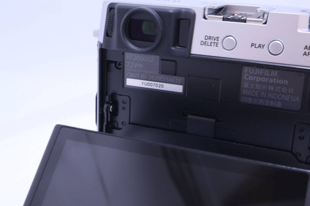 FUJIFILM X-E4 Body Silver 400350