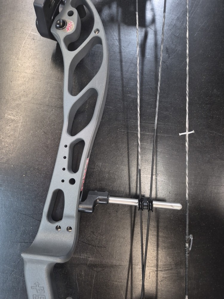 Used PSE Supra RTX 37 - Right Hand - 60lbs - Grey