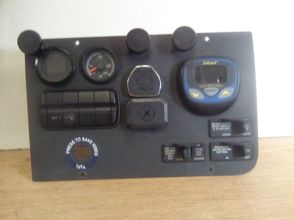 2013 Freightliner Cascadia Dash Switch Panel
