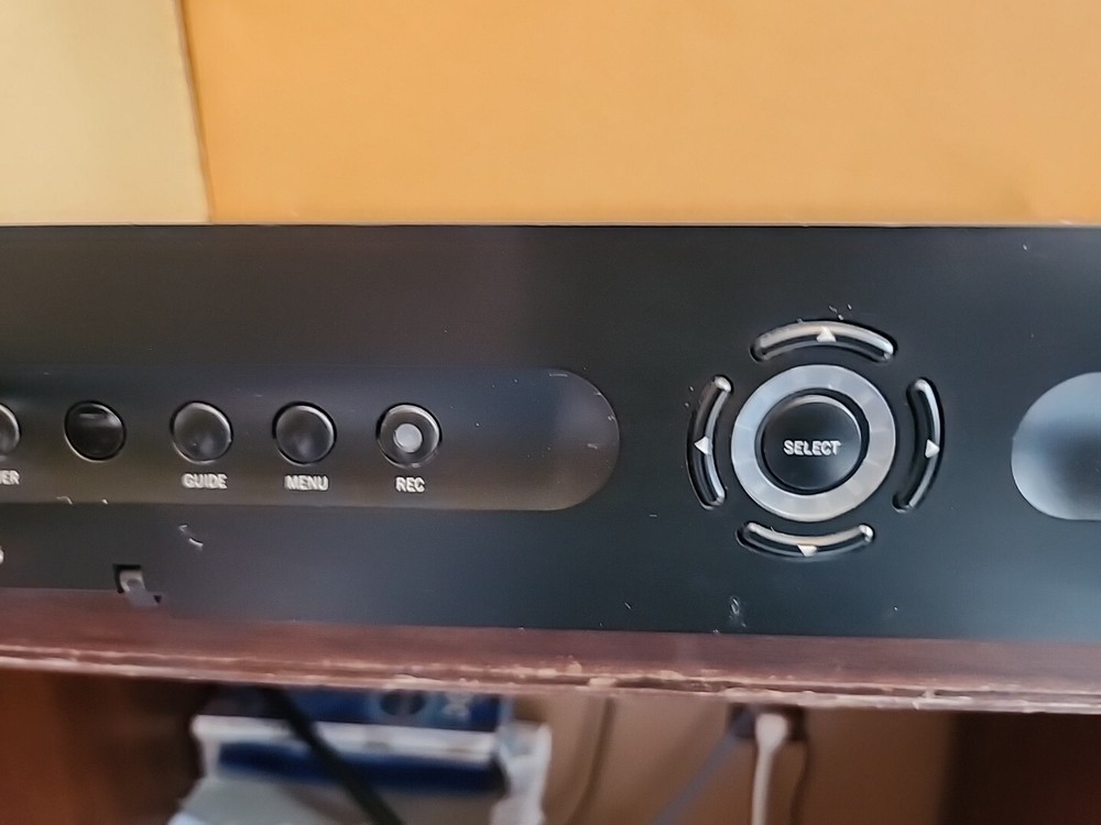 DirecTV Plus R22-200 HD DVR No Card No Remote No Cable Both Doors Missing 2008