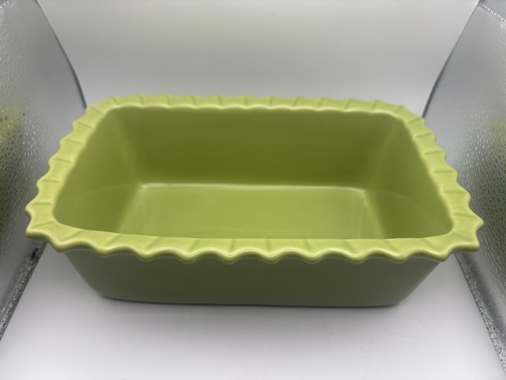 Chantal Lime Green 1.5 Qt Rectangular Stoneware Ruffled Edge Baking Loaf Pan
