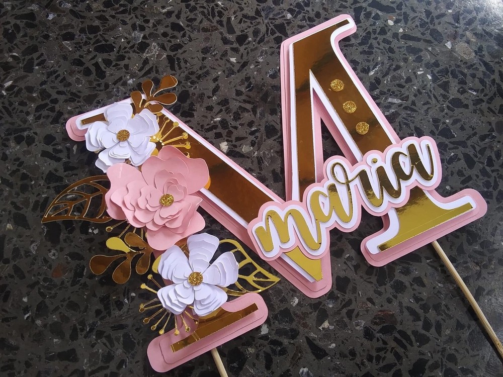 Top cake personalized with your own name 