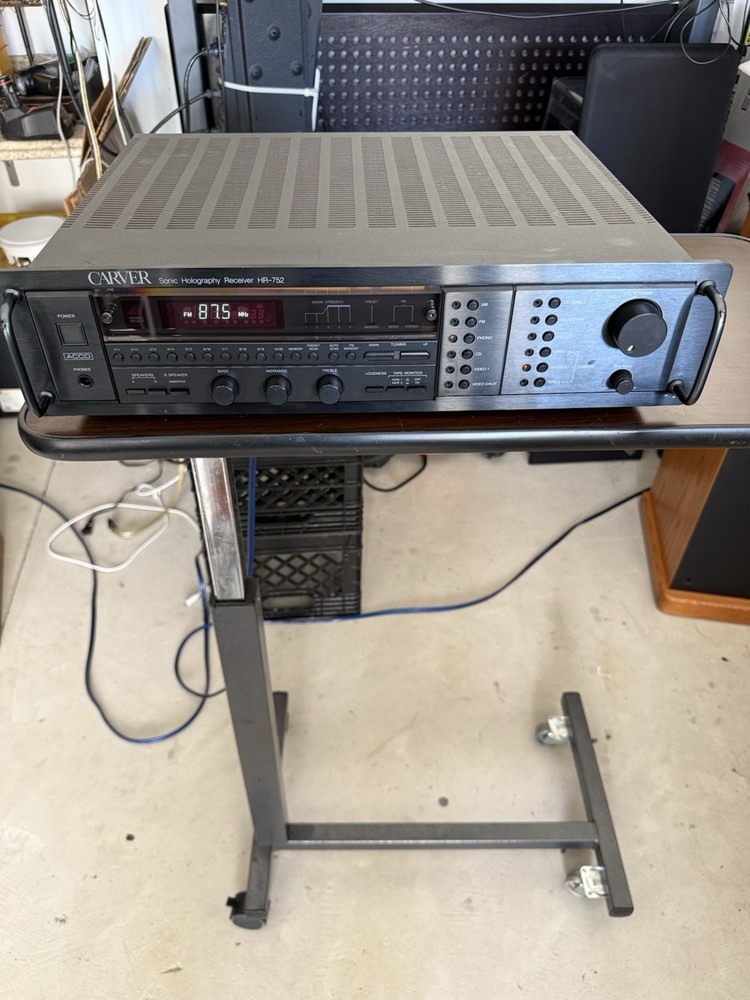 The Carver Receiver HR-752 Nice
