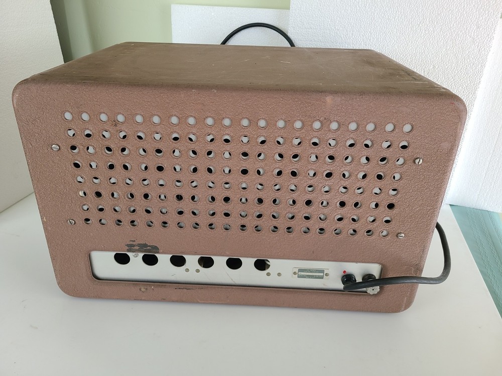 Hewlett Packard 650A Test Oscillator Unit, Powers Up, UNTESTED