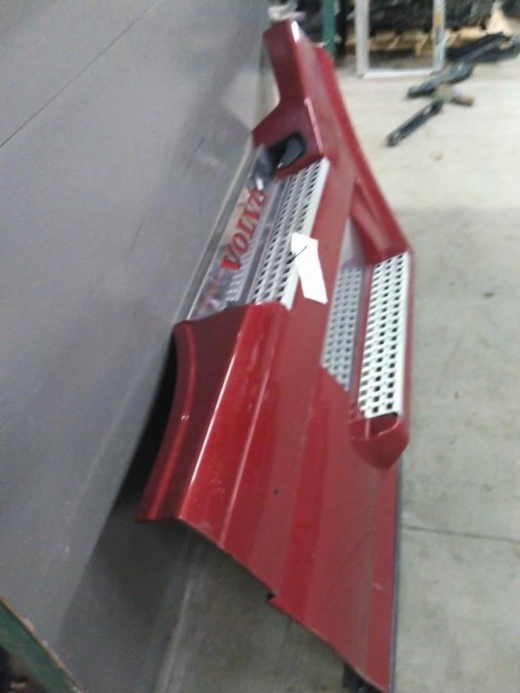For 2018 VOLVO VNL SIDE FAIRING Right , IL