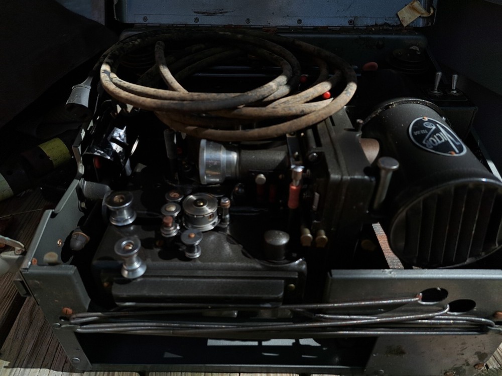 Vintage Victor Speaker & Projector Set