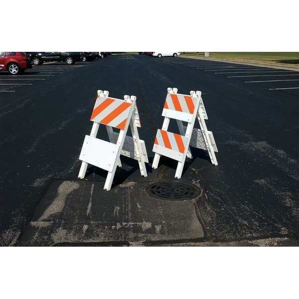 Type 2 Modular Barricade, Co-Polyolefin, Engineer, 45 In Height, 45 In Length,