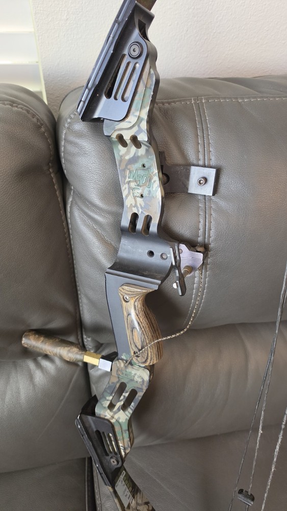 PSE Mach 6 Compound Bow, RH, W/Cobra Stabilizer - Camo