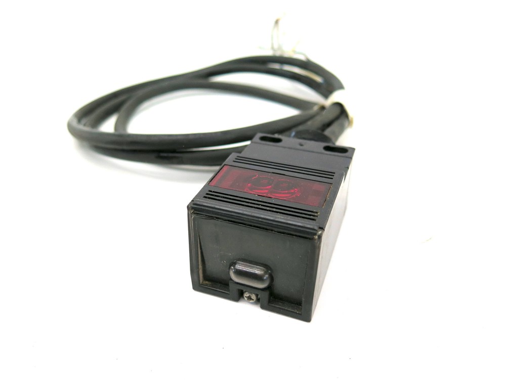 Omron E3JU-D1M4 Photoelectric Switch